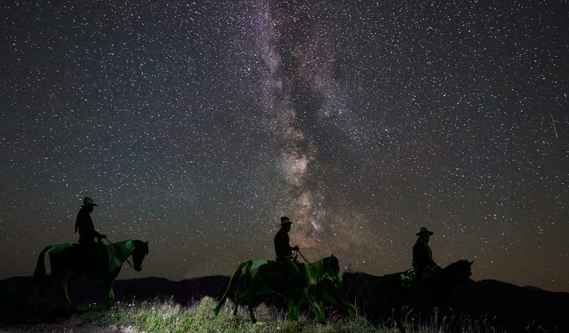 la passeggiata a cavallo di notte